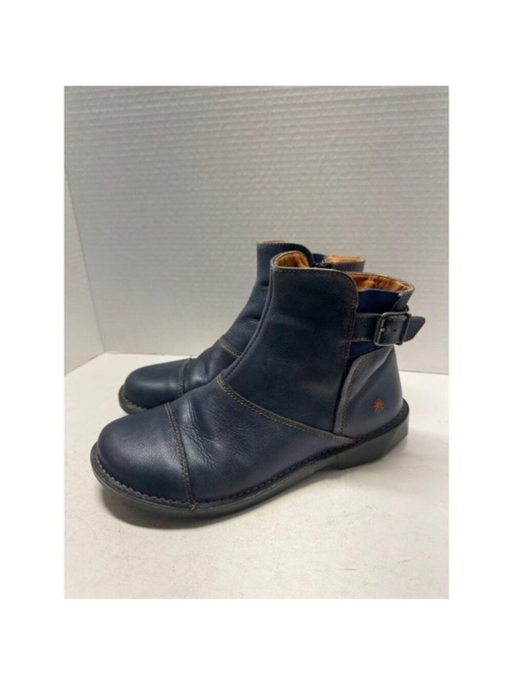 Art Company Navy Leather Ankle Boots Made in Spain Size 39 8.5 Buckle Zip 917